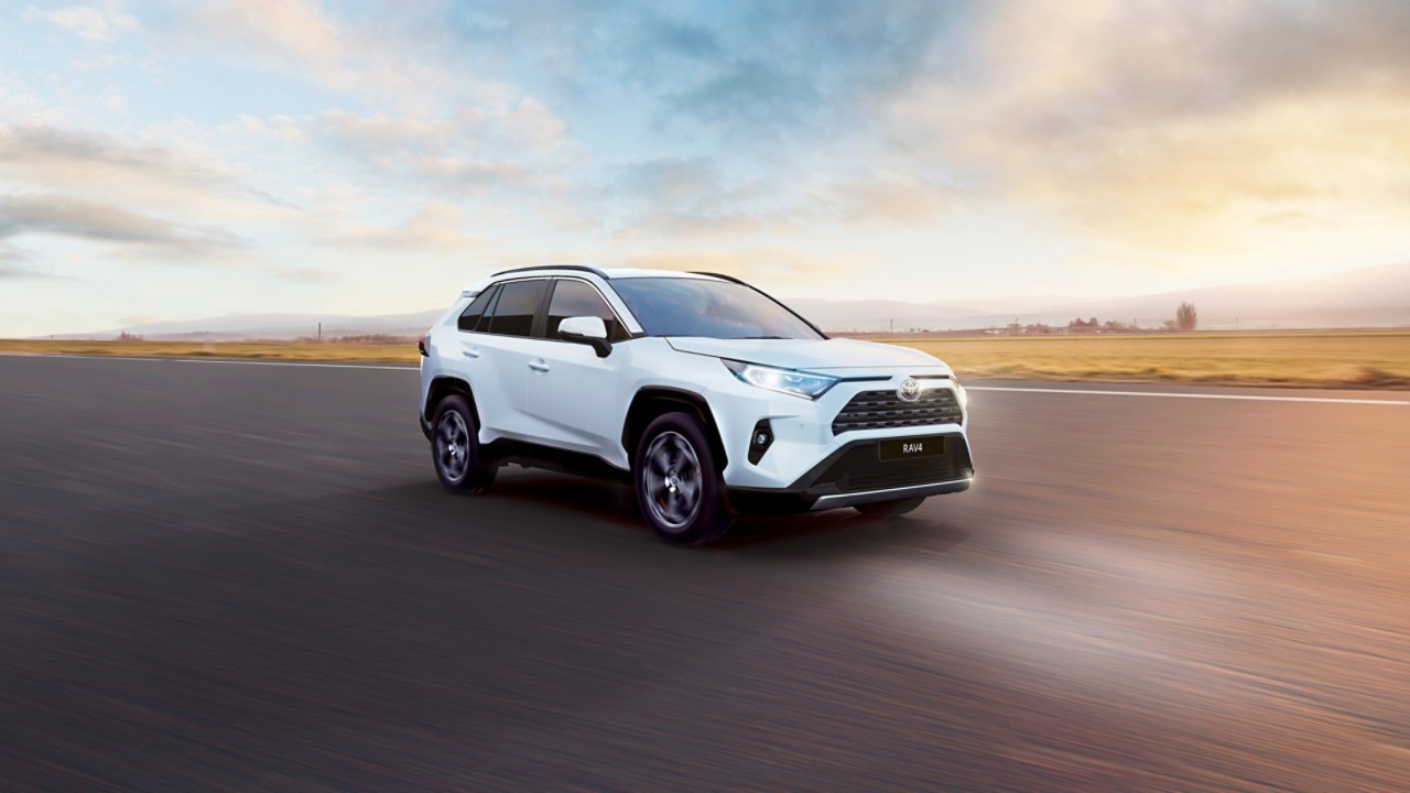 Bensiinimootoriga RAV4 Luxury
