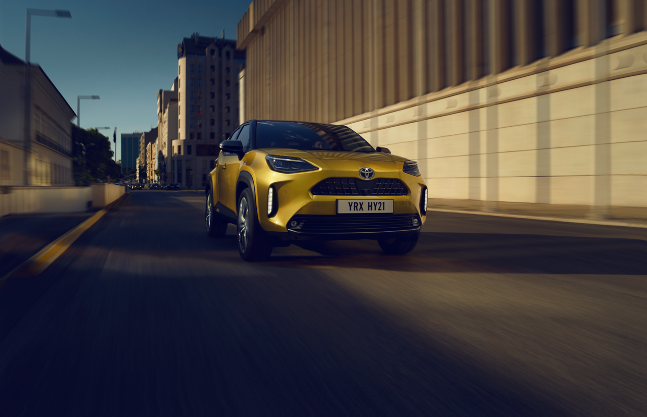 YARIS_cross_hero_1