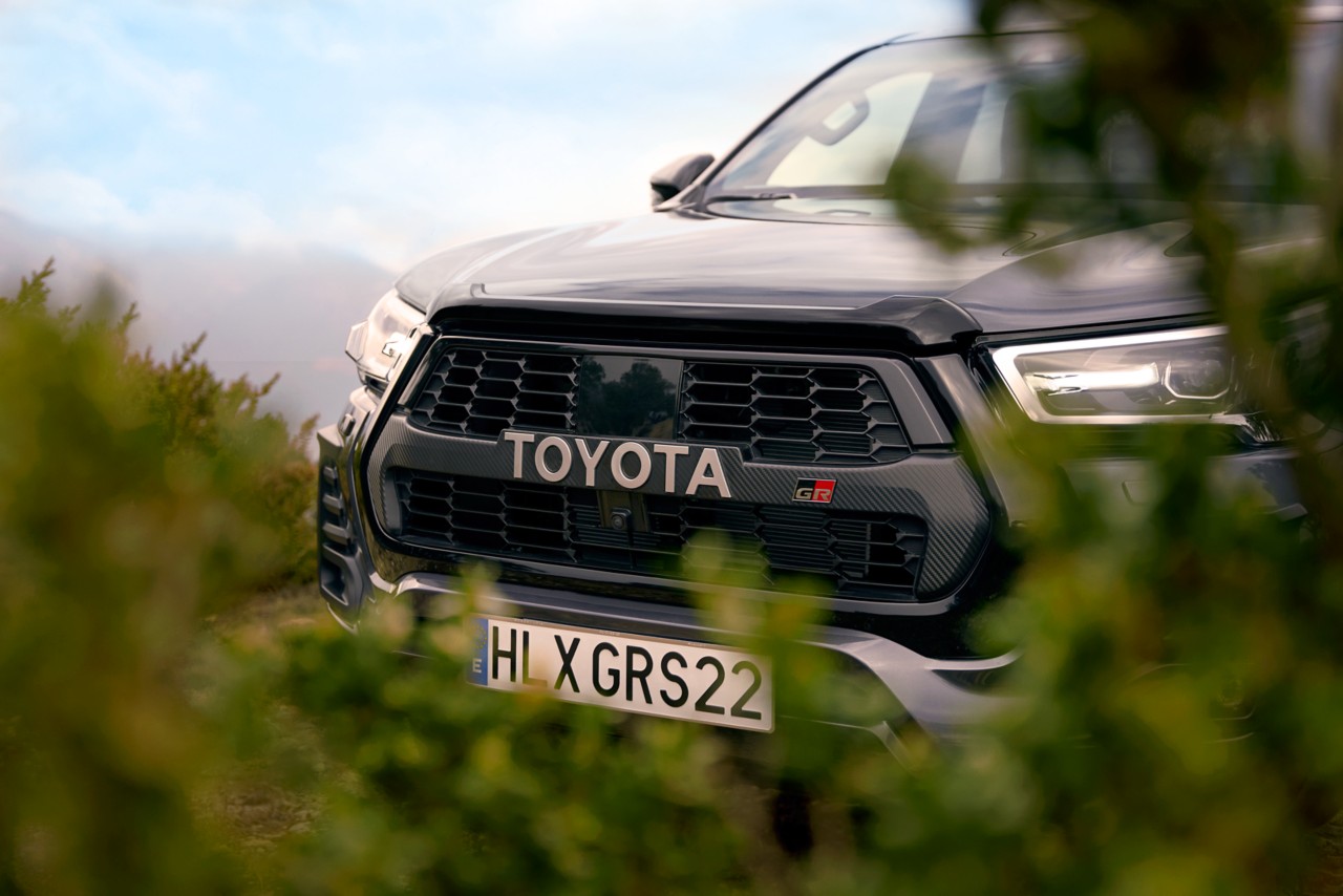 TOY_HILUX_GRS_2022_HUB_BRAND_IMG_KV_03